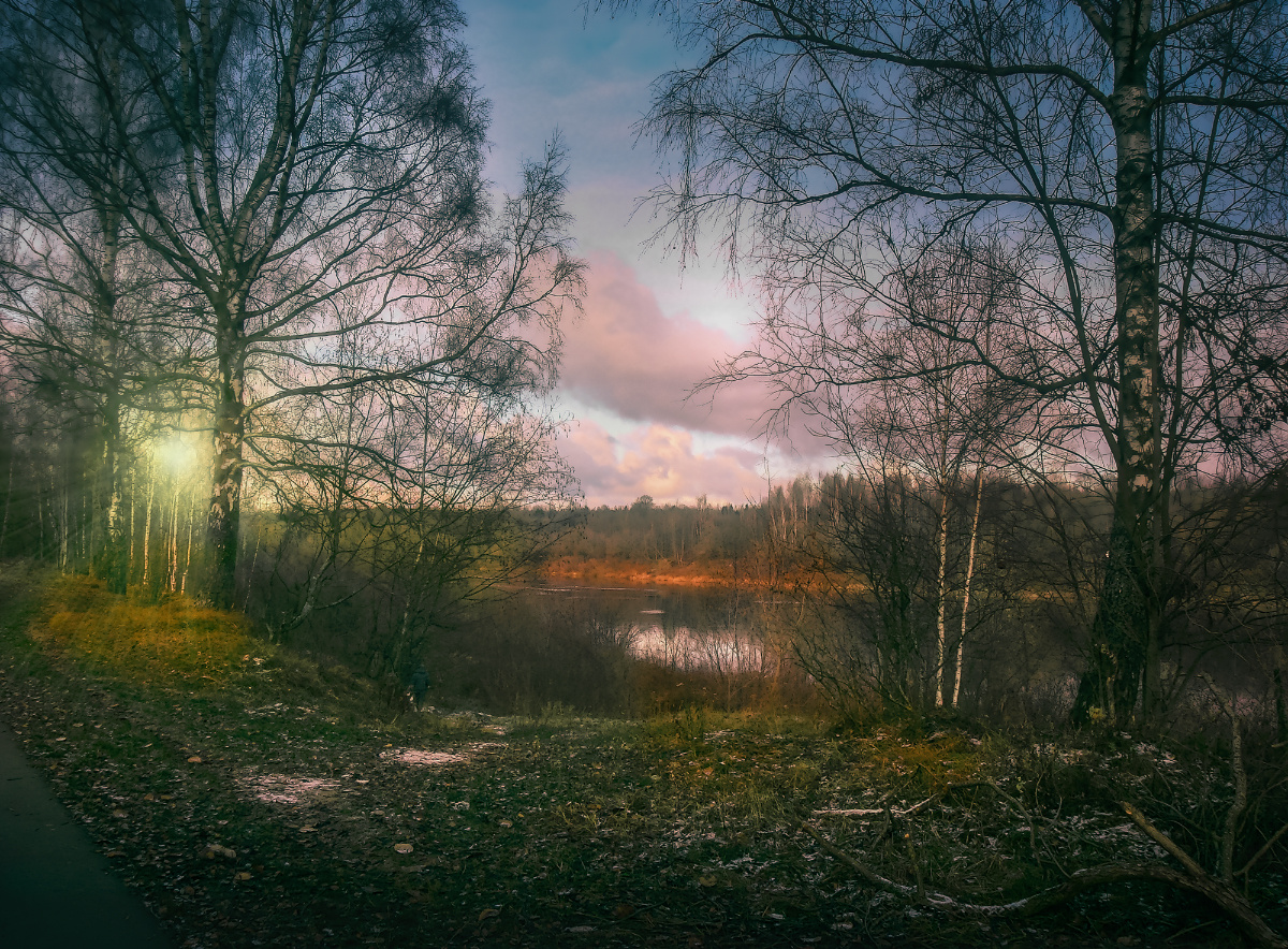 ***Осенний закат на реке. 