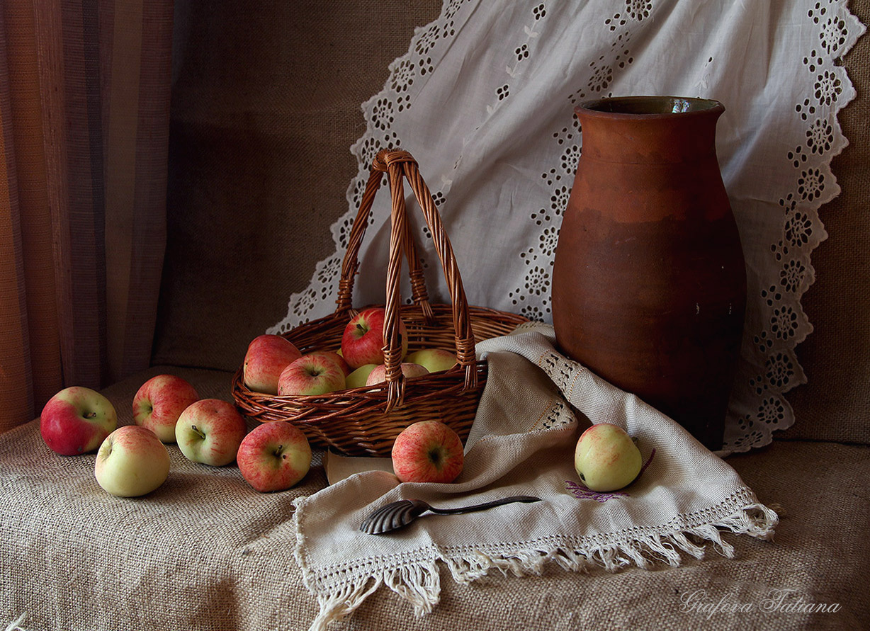С яблоками корзина яблоки