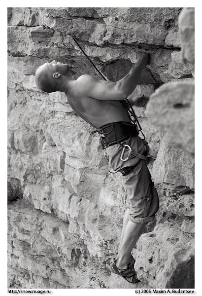 Подход под карниз скалолазенье rock climbing горы экстремальный спорт
