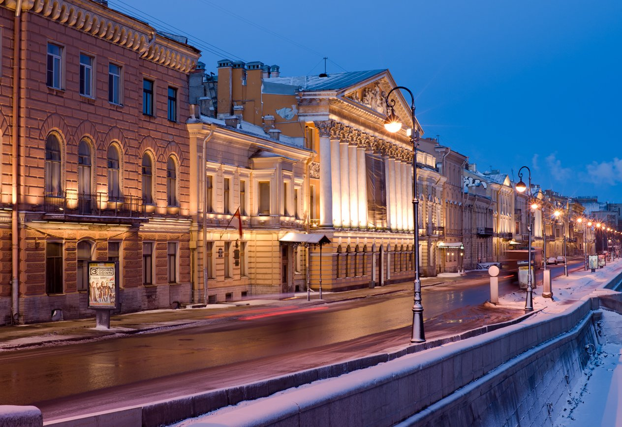 On the stretch of the street Petersburg