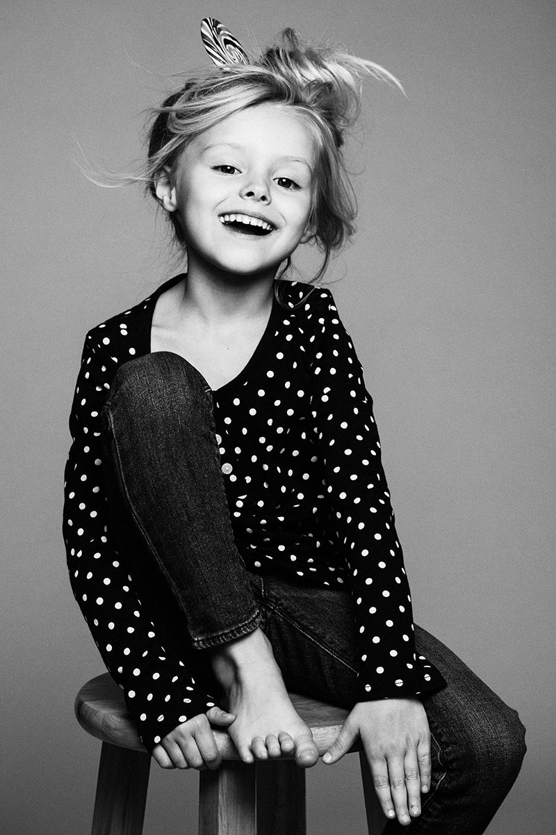 Sarah Elizabeth Thompson Model portfolio for Sarah Elizabeth Thompson by commercial children photographer Vika Pobeda www.vikapobeda.com