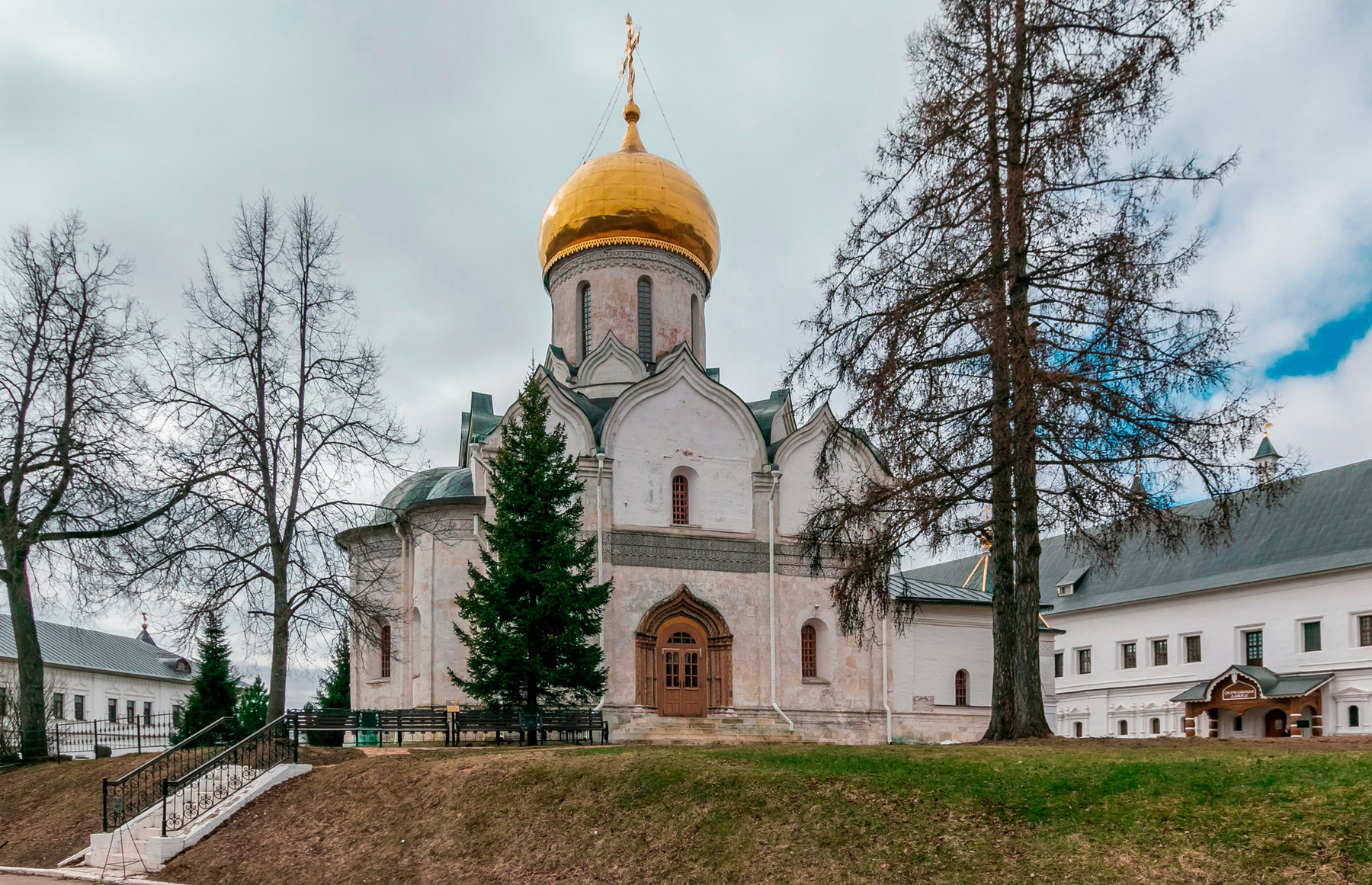 Собор Рождества Богородицы в Саввино-Сторожевском монастыре. путешествия архитектура храмы церкви монастыри