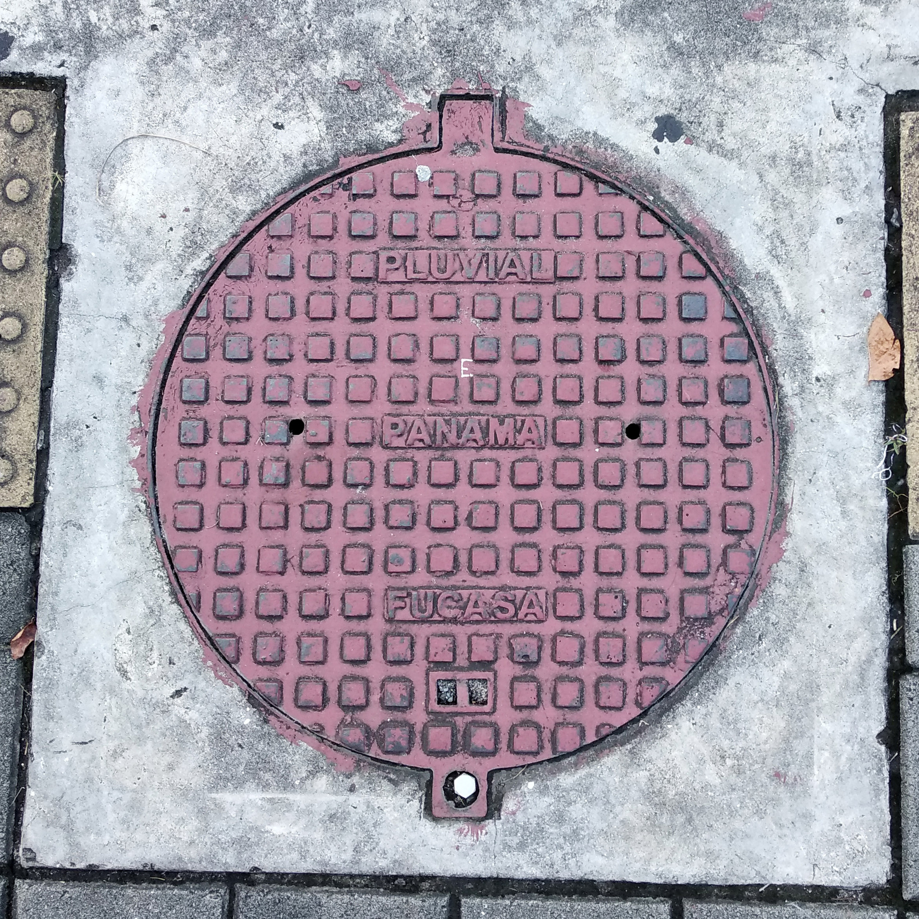 Pluvial Panama fugasa Панама крышка_люка