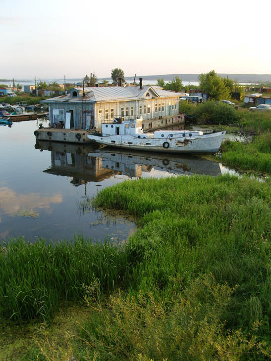 Лодочная станция Лодки, вода, дебаркадер