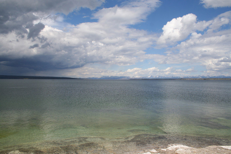 Рябое озеро озеро, вода, облака, небо