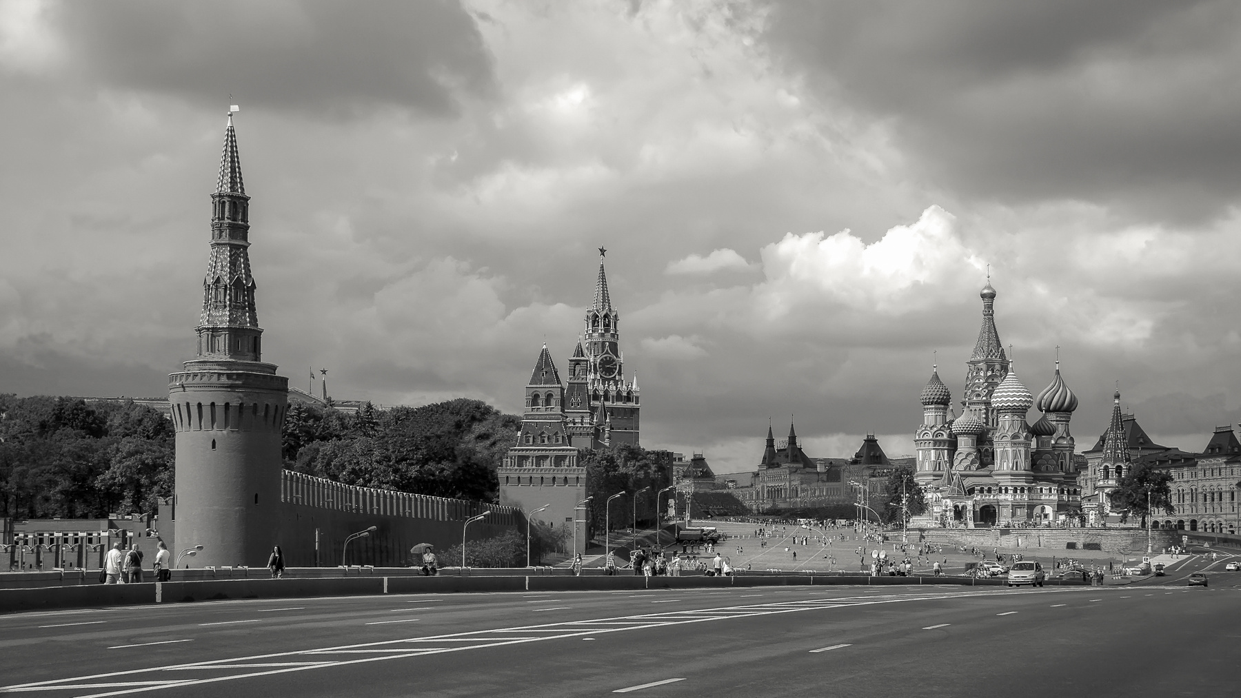 Москва монохромная 