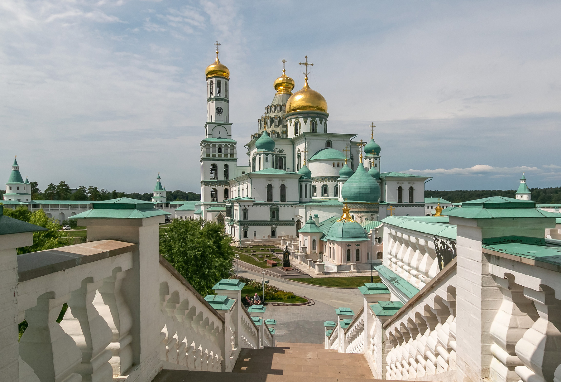 Воскресенский Ново-Иерусалимский ставропигиальный мужской монастырь. путешествия архитектура храмы церкви монастыри
