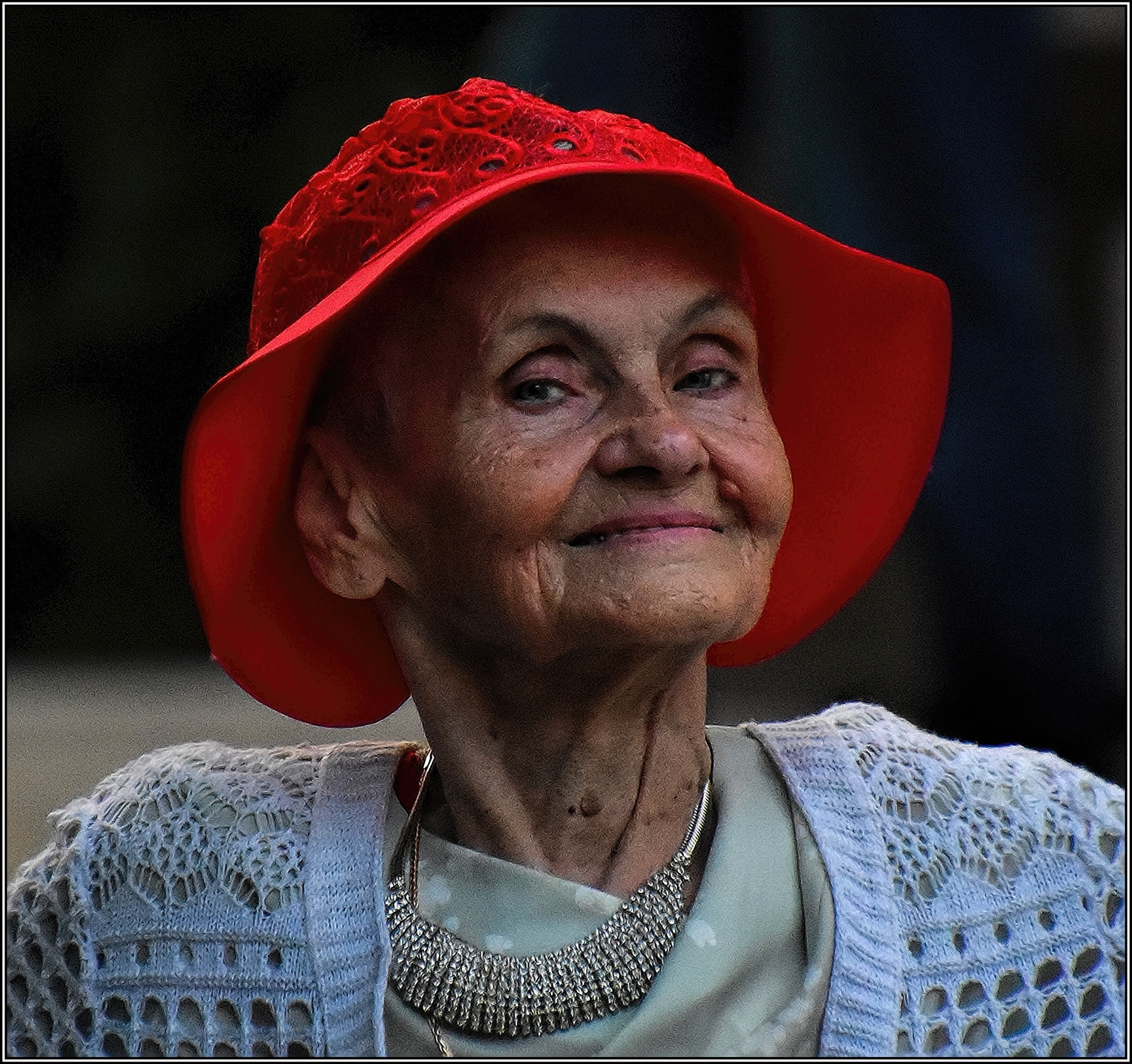 .... - А мне по прежнему все так же 18 лет !..... лицо портрет женщина улица