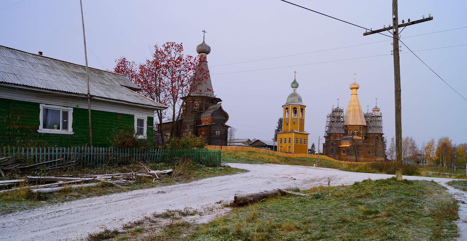 Первый снег в Нёноксе.12.10.2014.Реставрация Троицкой церкви. троицкая церковь в нёноксе колокольня никольская архангельская область северодвинск