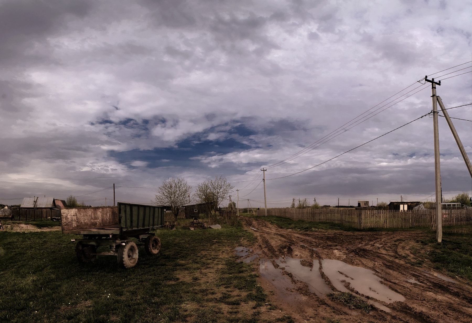 После вчерашней грозы. деревня, дорога, грязь, прицеп, облака, май