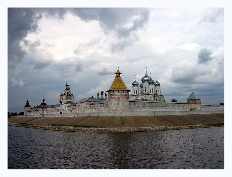***** река берег