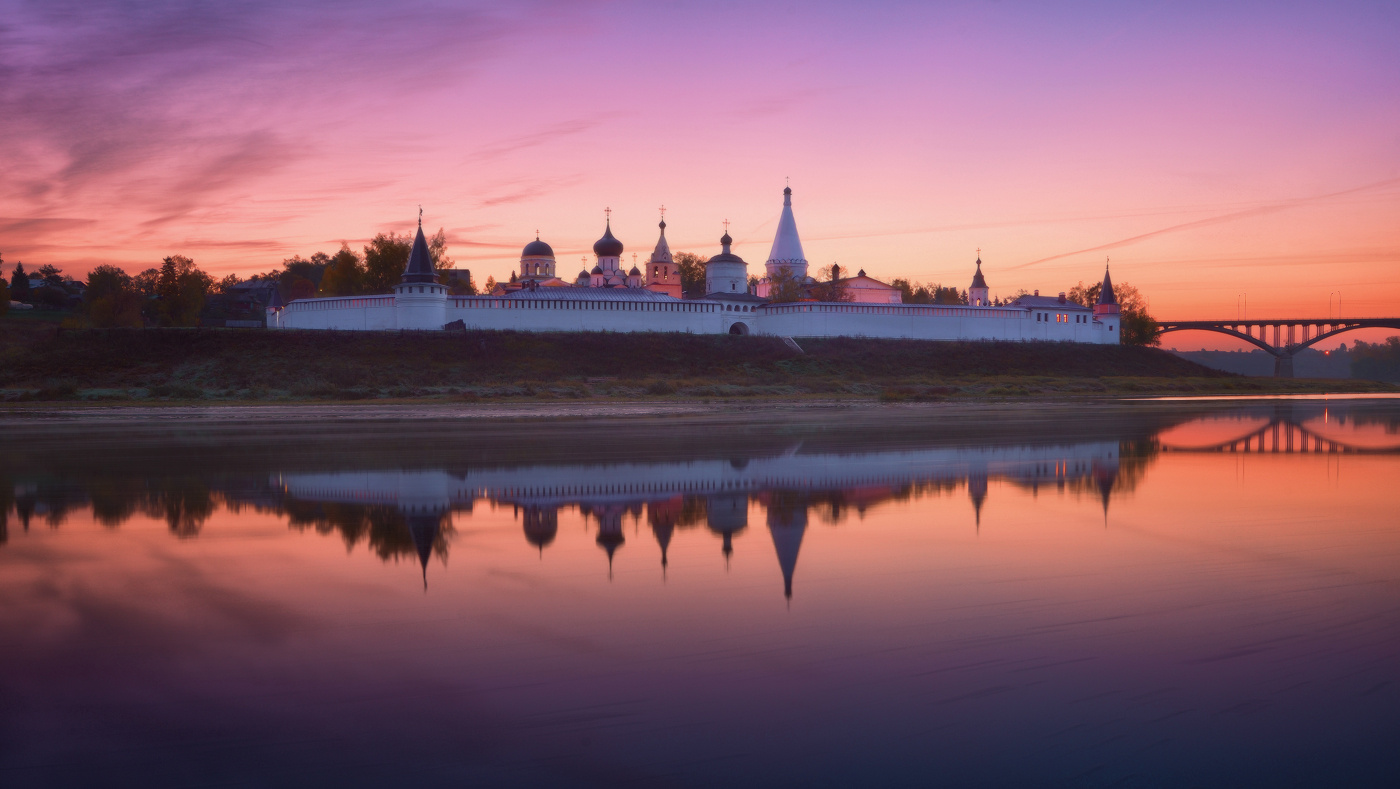 Свято-Успенский монастырь. Перед рассветом. Старица