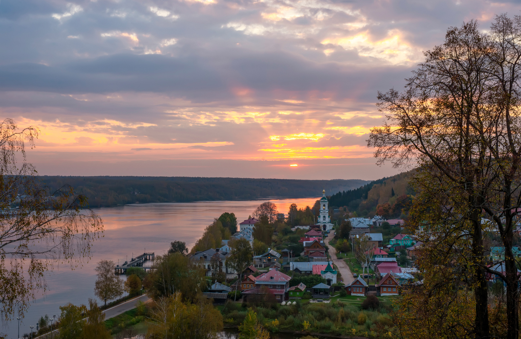 Осенний рассвет в Плёсе 