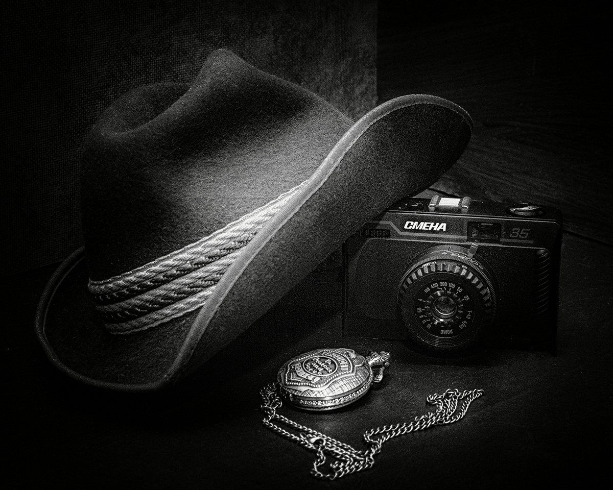#21 шляпа часы фотоаппарат