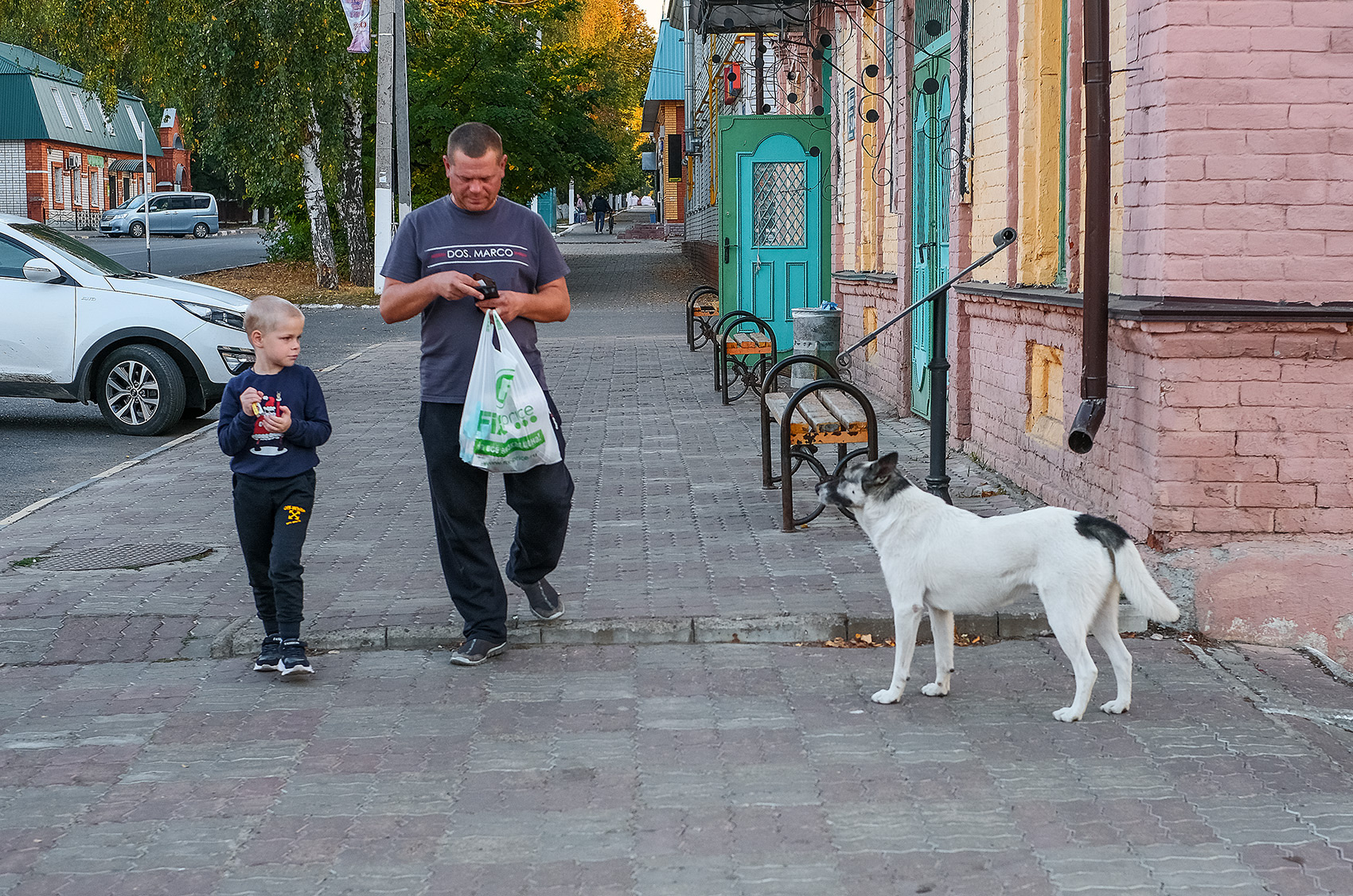 Попрошайка... осень город улица прохожие