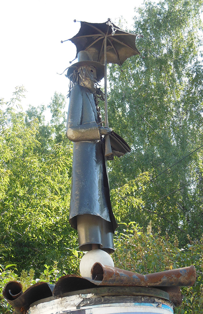 Сказочник скульптура