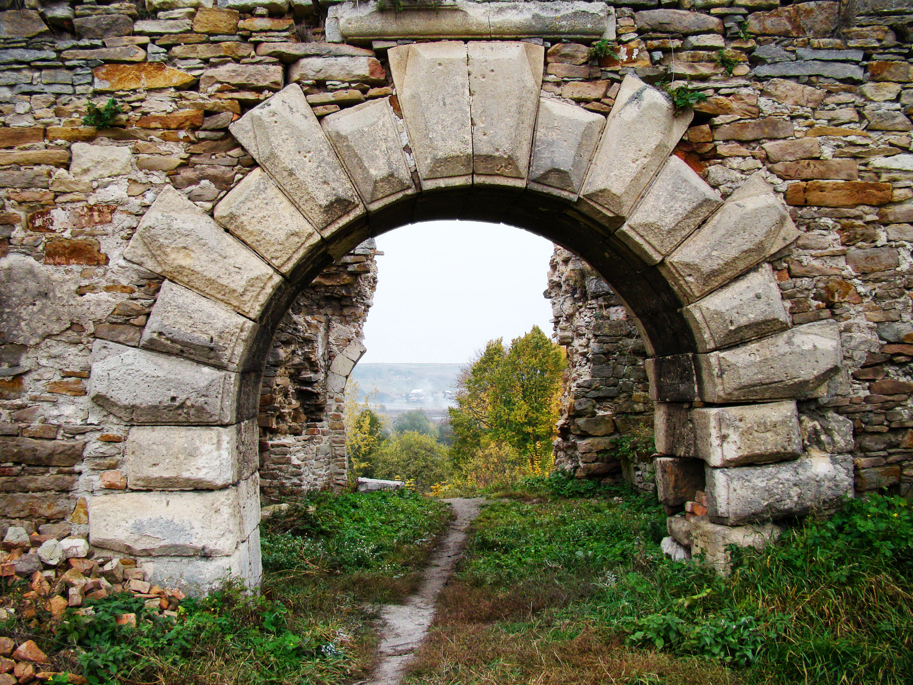 Руины Микулинецкого замка 