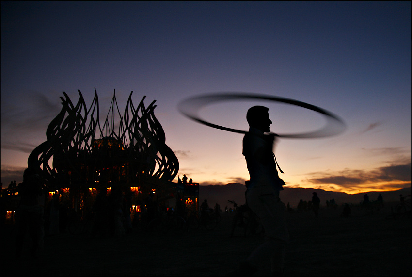 почти не виден Burning Man