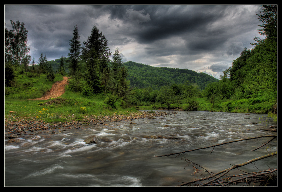 *** Река Лес Горы Камни