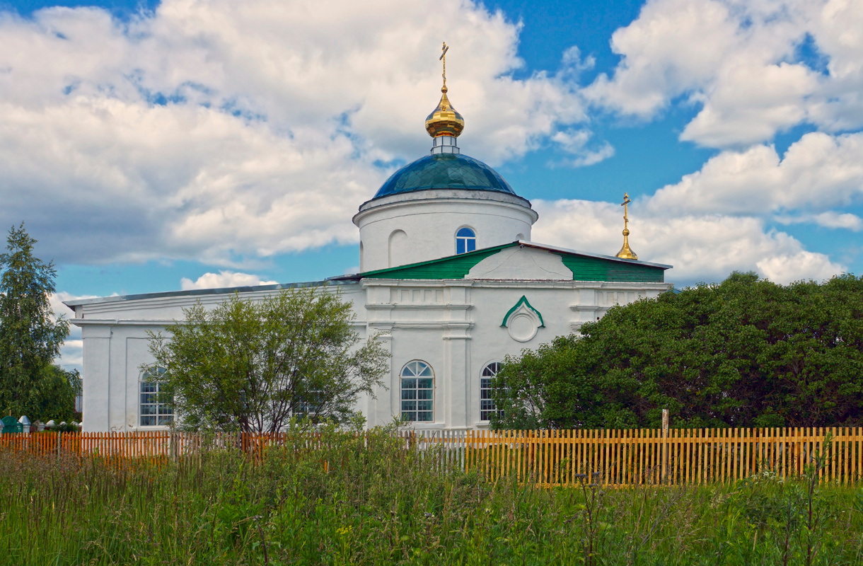Церковь Троицы Живоначальной село храм вера