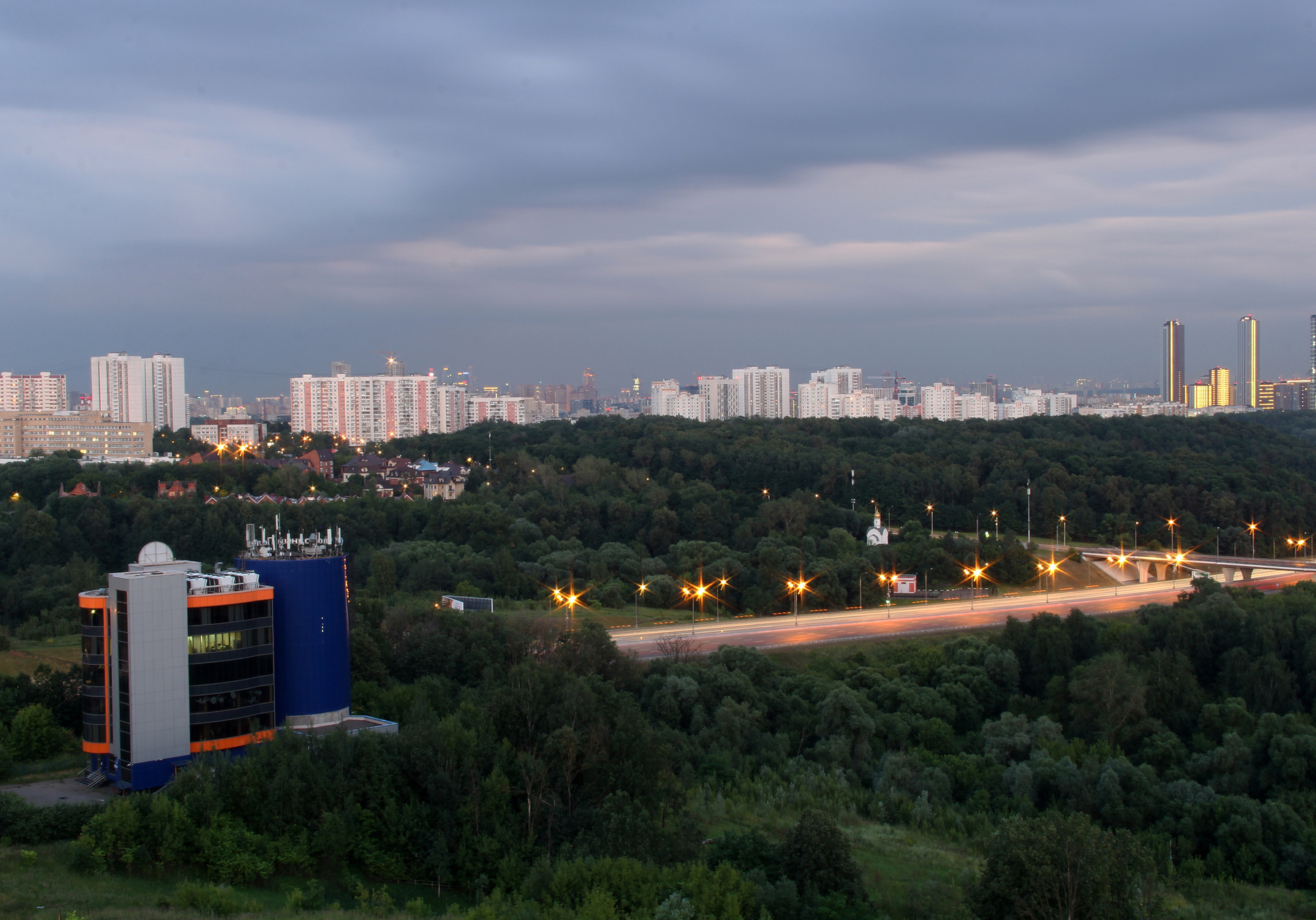 Поздний летний вечер.  03.07.2024 Москва Панорама Город Летний вечер