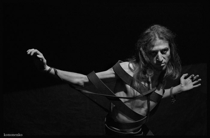 The freedom of your mind. человек, ремни