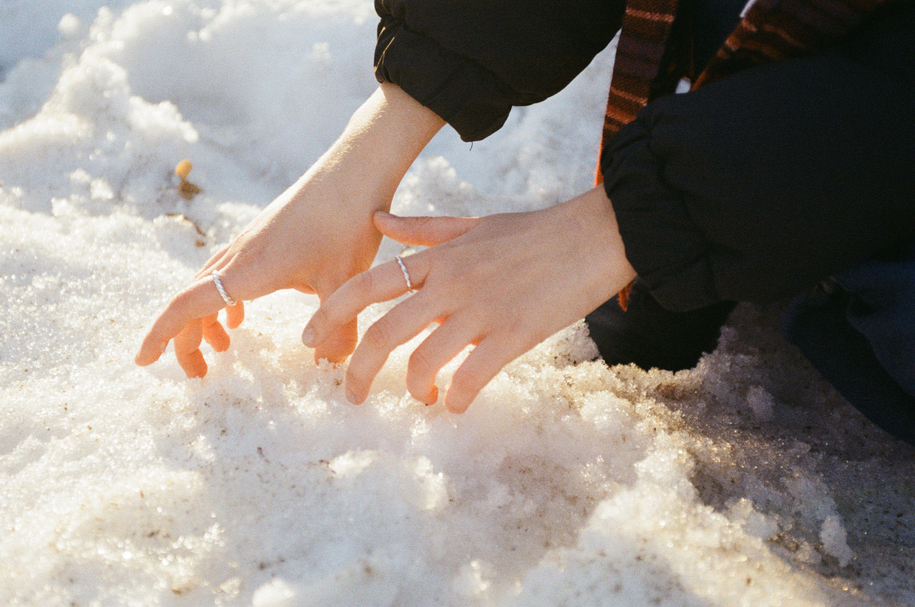 Le mani sulla neve плёнка цветная 35mm портрет