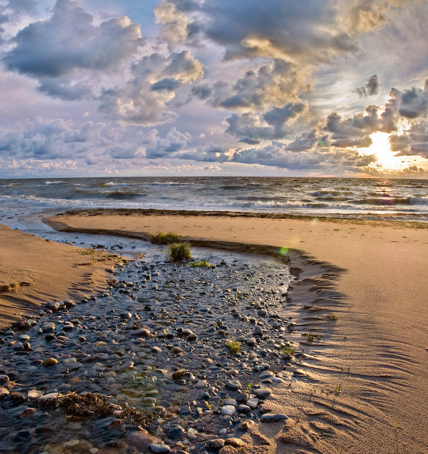 все реки впадают в море 