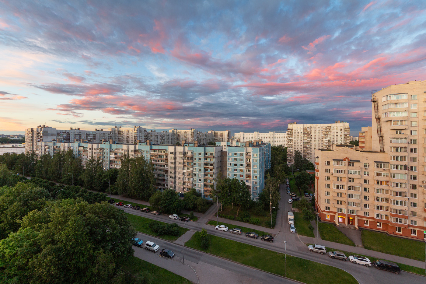 IMG_0072 россия санкт петербург санкт-петербург санктпетербург закат вечер облака лето адмиральский проезд зелень деревья