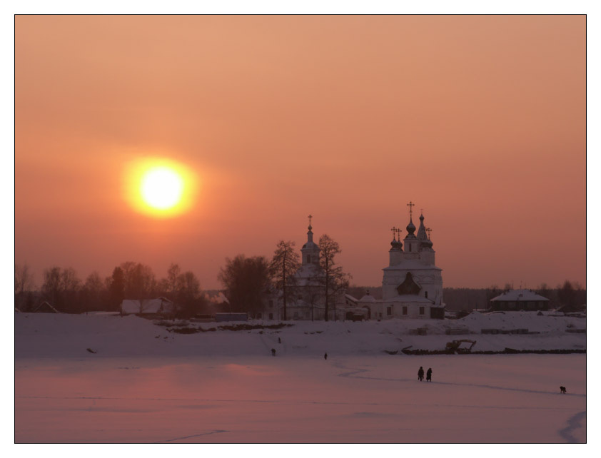 Церковь на том берегу реки 