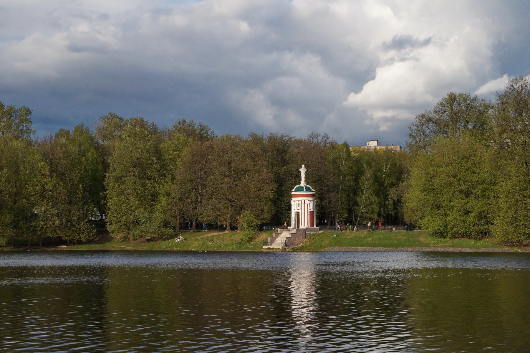 Пейзаж с ротондой 