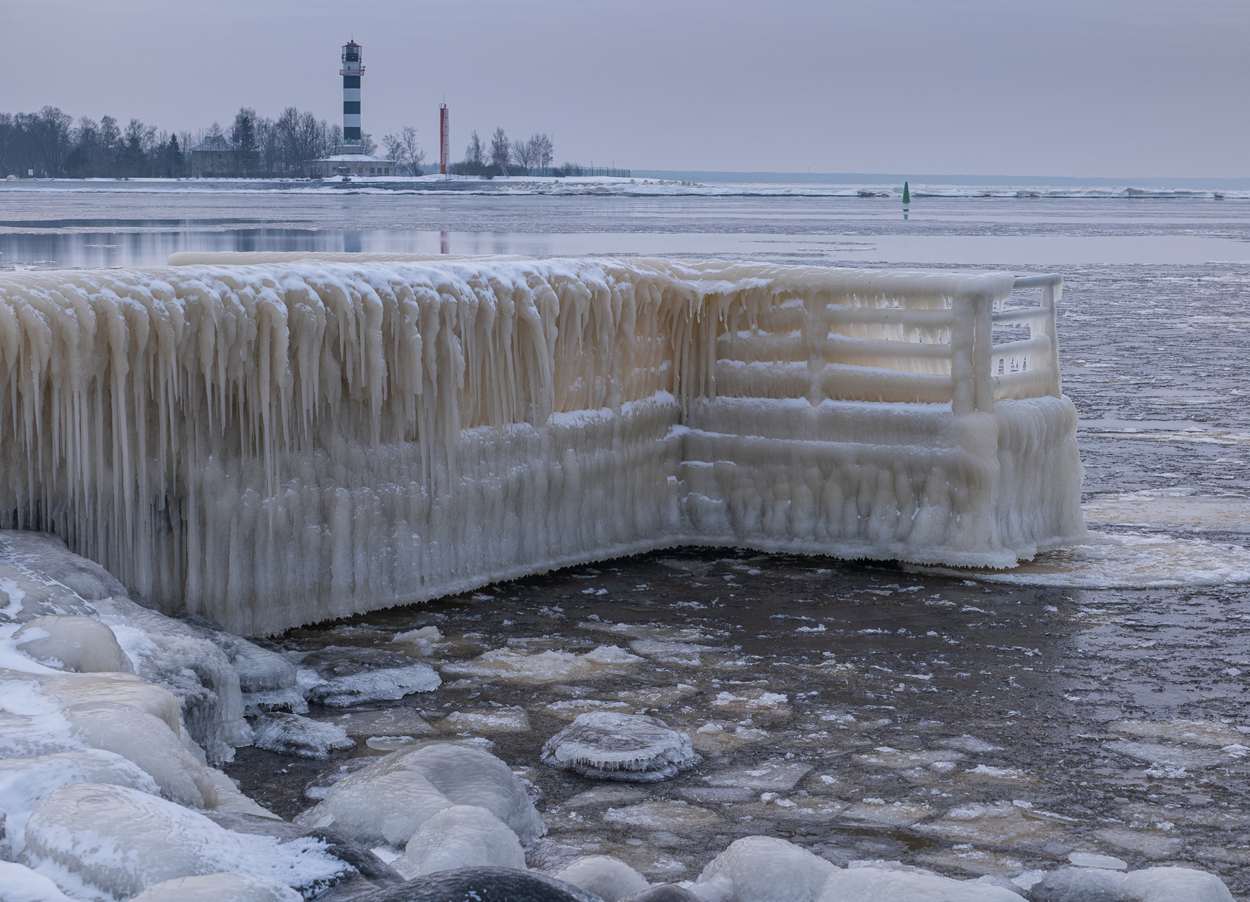 Замерзает 