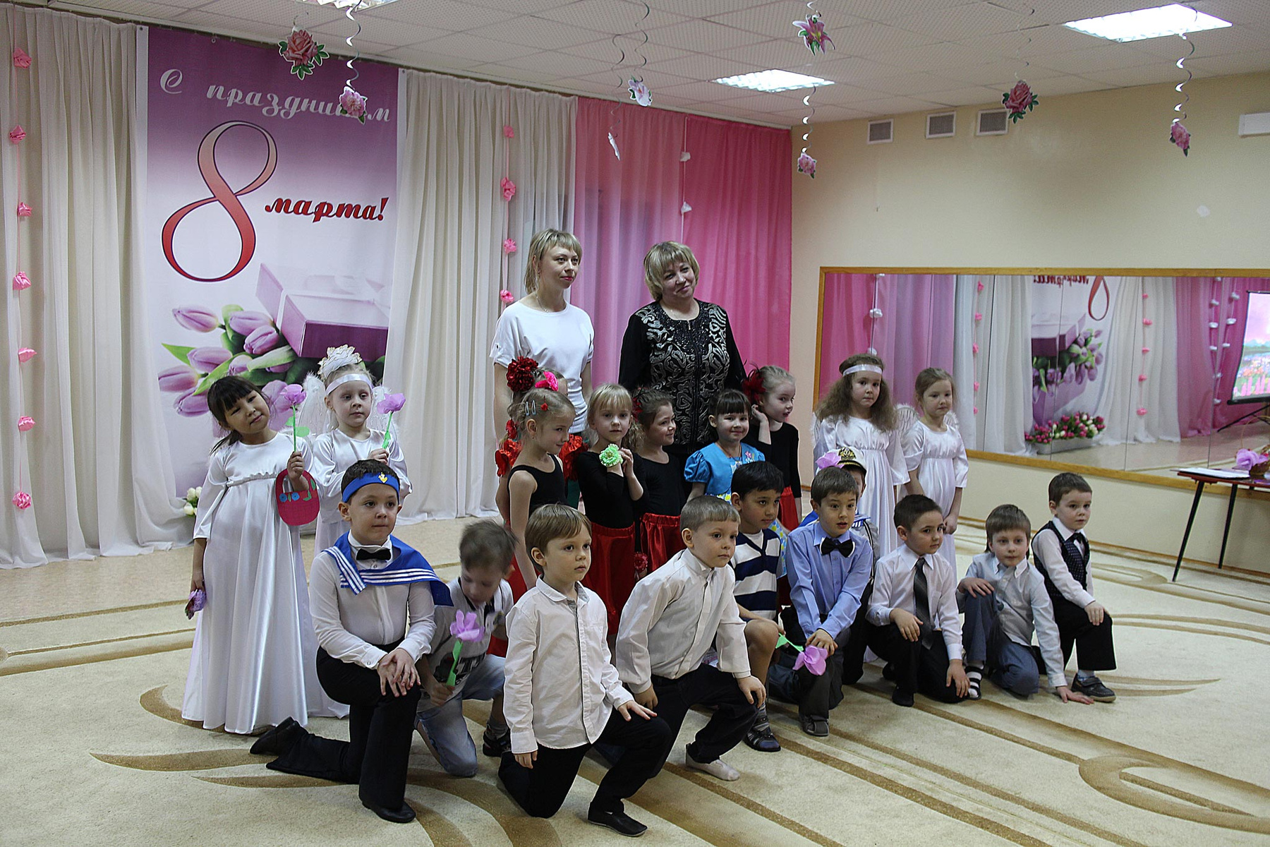 Утренник накануне 8 Марта 8 Марта утренник