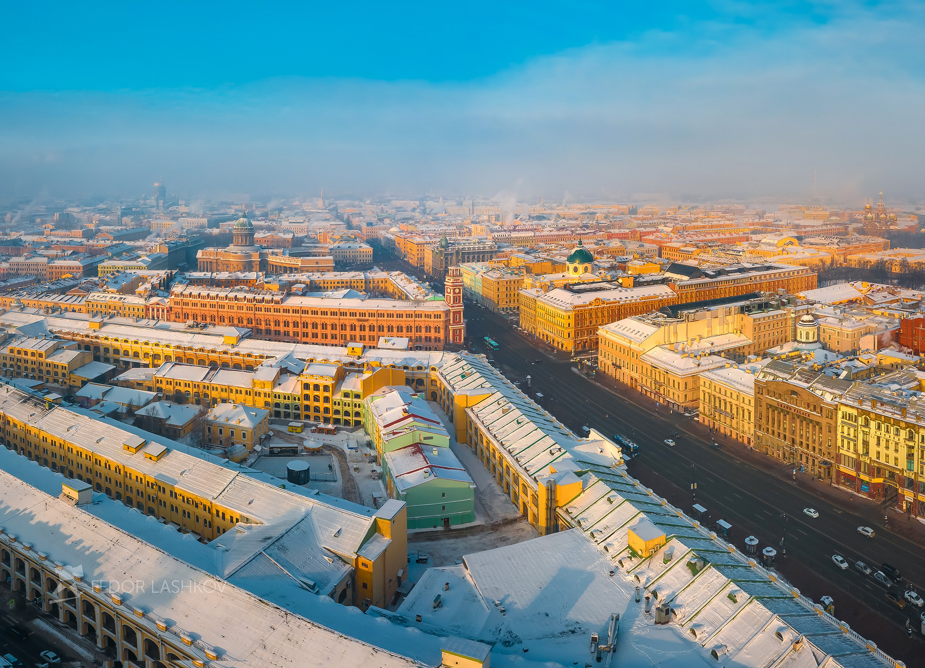Крыши Санкт-Петербурга Санкт-Петербург зима зимние рассвет архитектура облачно Невский проспект исторический центр город городское золотой белый крыши Питера в снегу