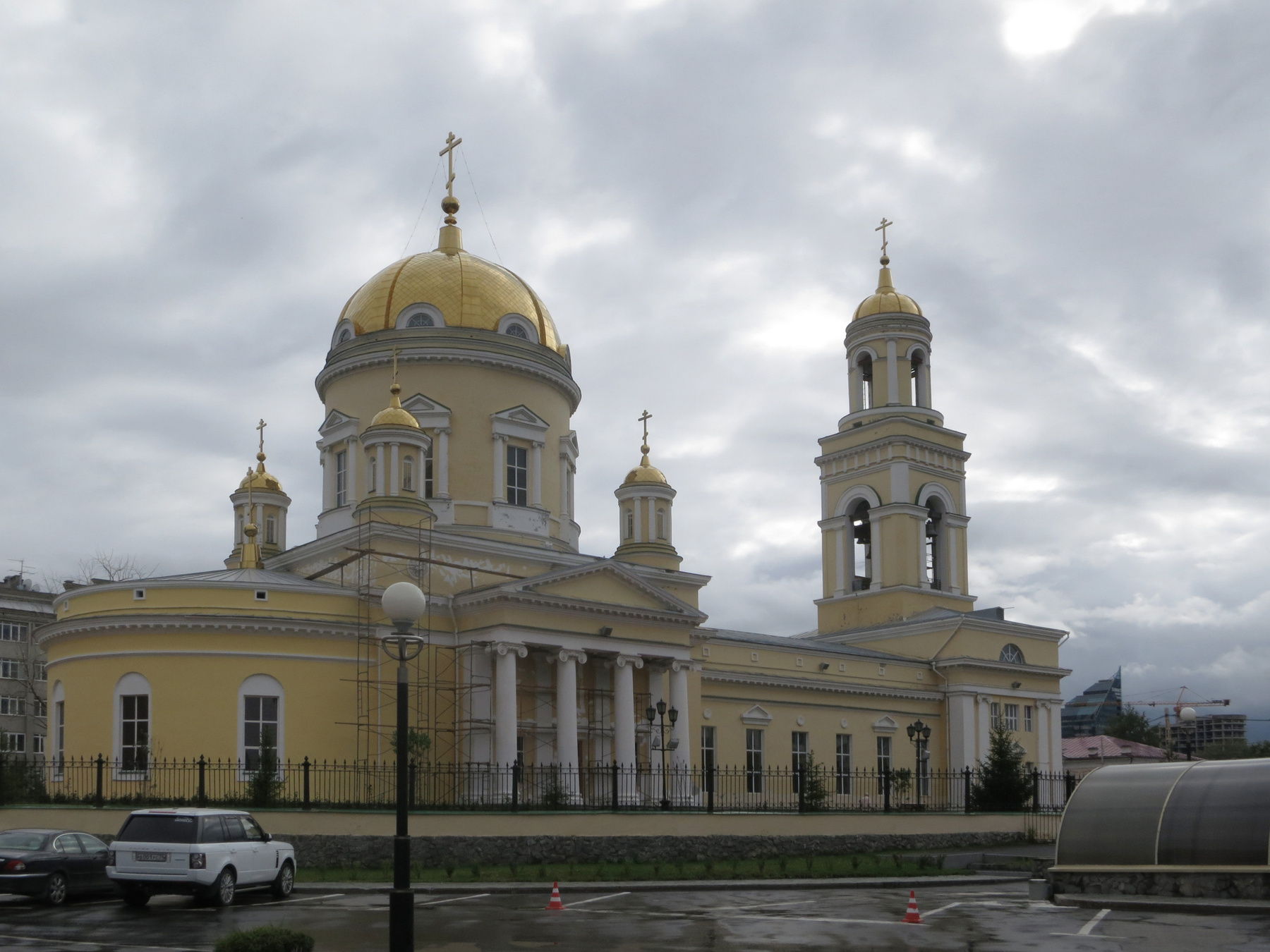 Свято-Троицкий кафедральный собор в августе Екатеринбург Свято-Троицкий собор