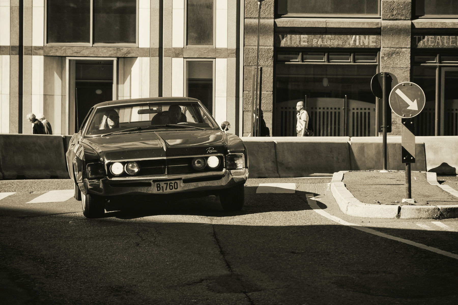 Buick Riviera Buick Riviera дорога город автомобиль ретро чб Осло Норвегия