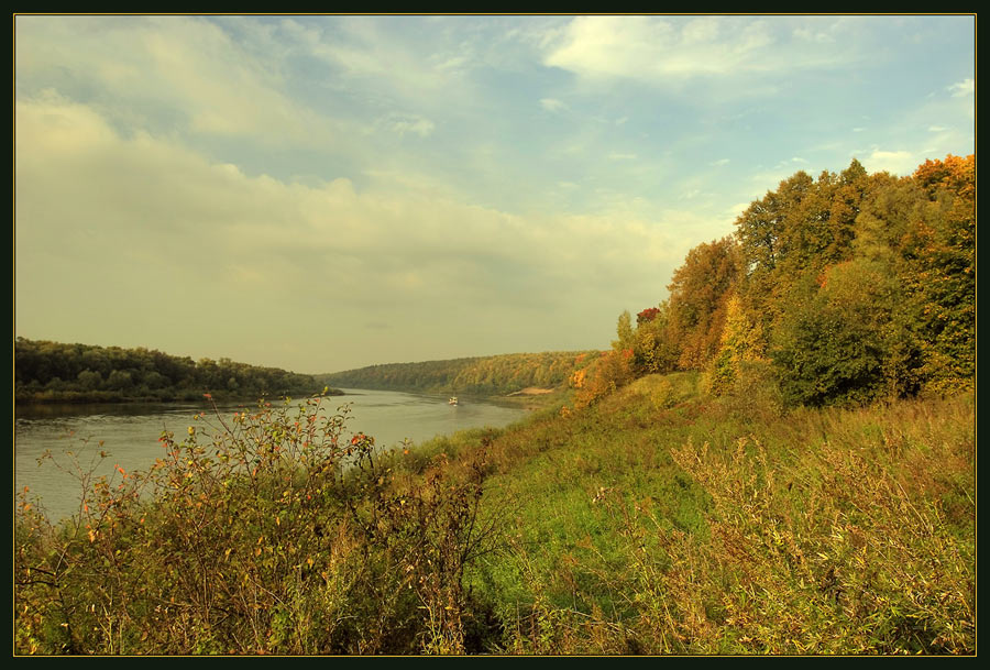 Осень река девушка уплыла гадюка горы