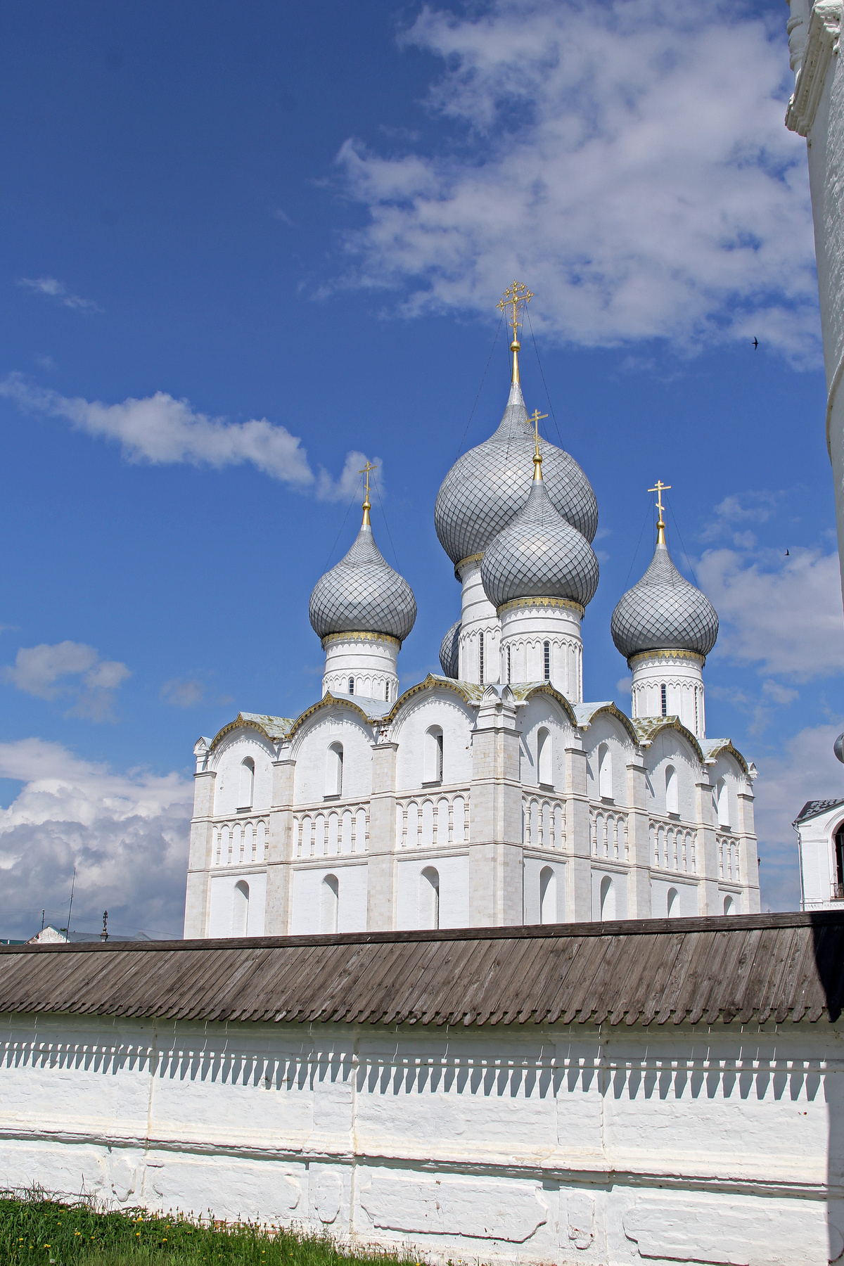 Успенский собор на площади у Ростовского Кремля. Россия Ростов Великий Ростовский Кремль Собор Архитектура Храм