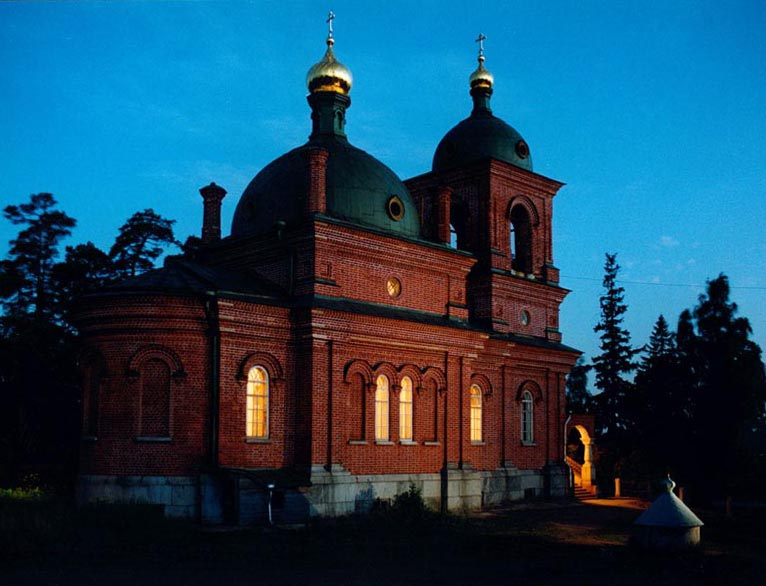 Воскресенский ночью 