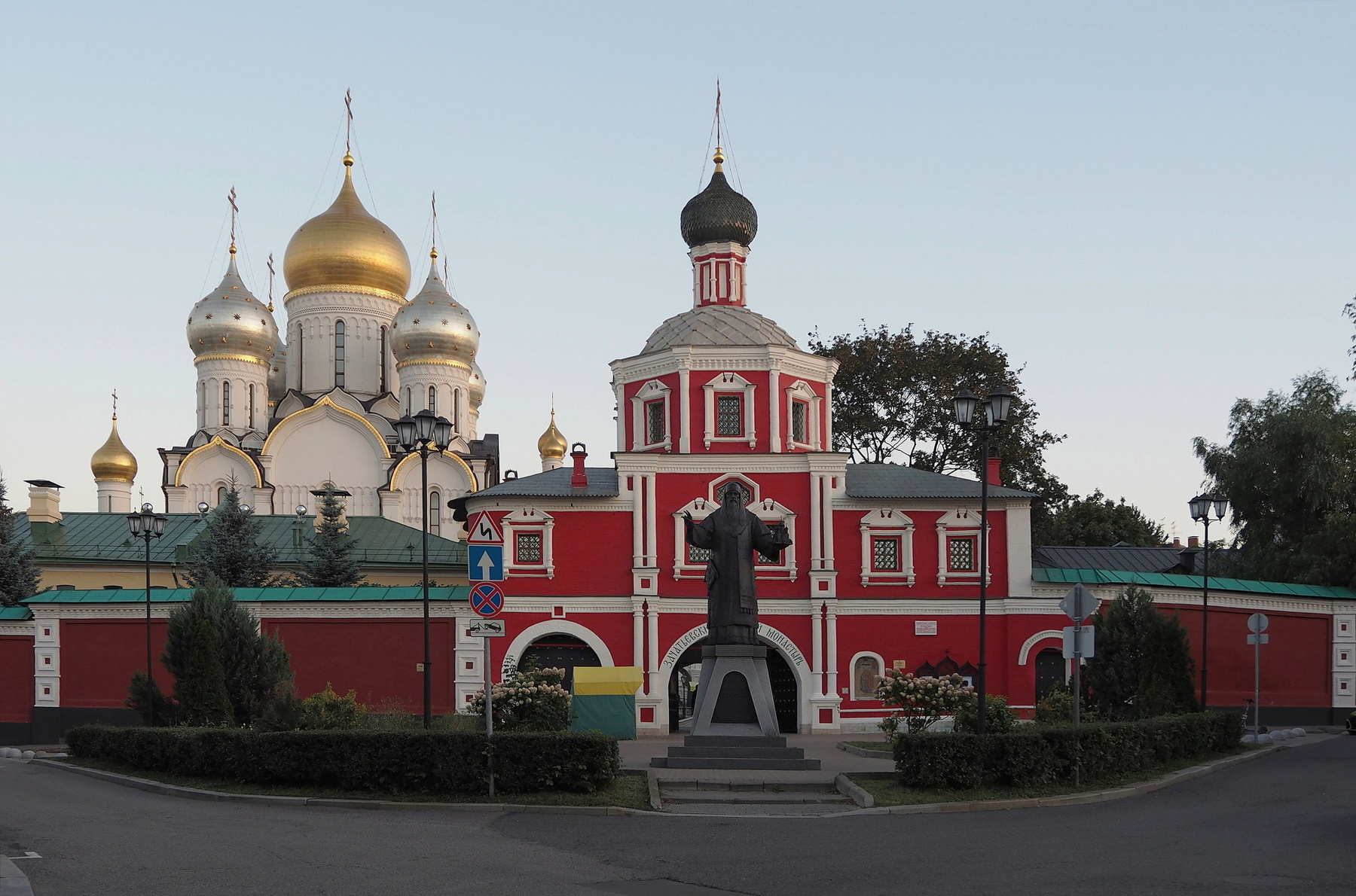 Зачатьевский монастырь 