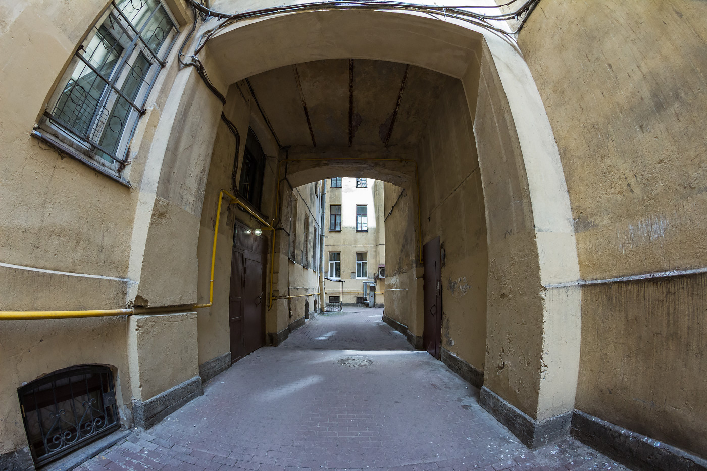 IMG_6698 россия петербург санкт-петербург санктпетербург питер спб дома город двор двор-колодец дворколодец колодец дворыколодцы дворы-колодцы арка фишай