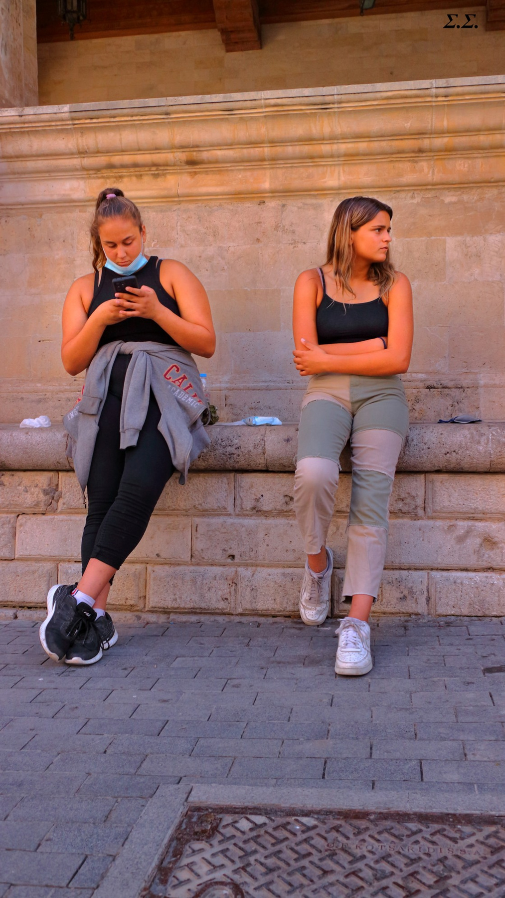 INDIFFERENT GIRLS 