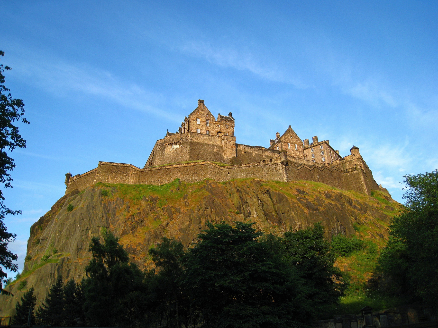 Эдинбургский замок (Edinburgh Castle), Шотландия. Великобритания остров пейзаж скалы