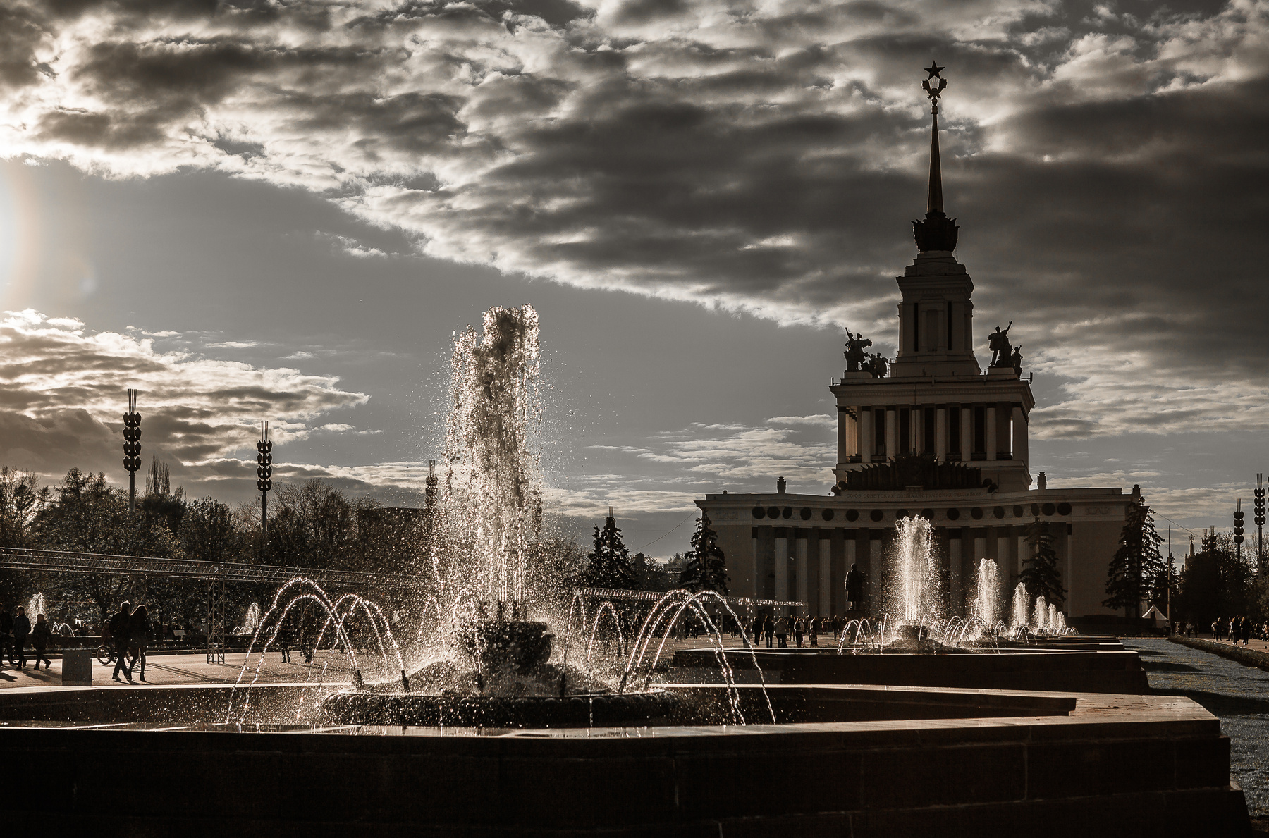 Вечерняя Москва архитектура москва вднх фонтаны москвы свет тень