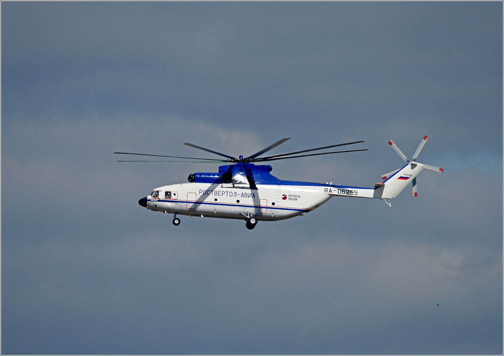 Ми-26Т Ми-26Т авиация вертолет полет Жуковский 2013 МАКС