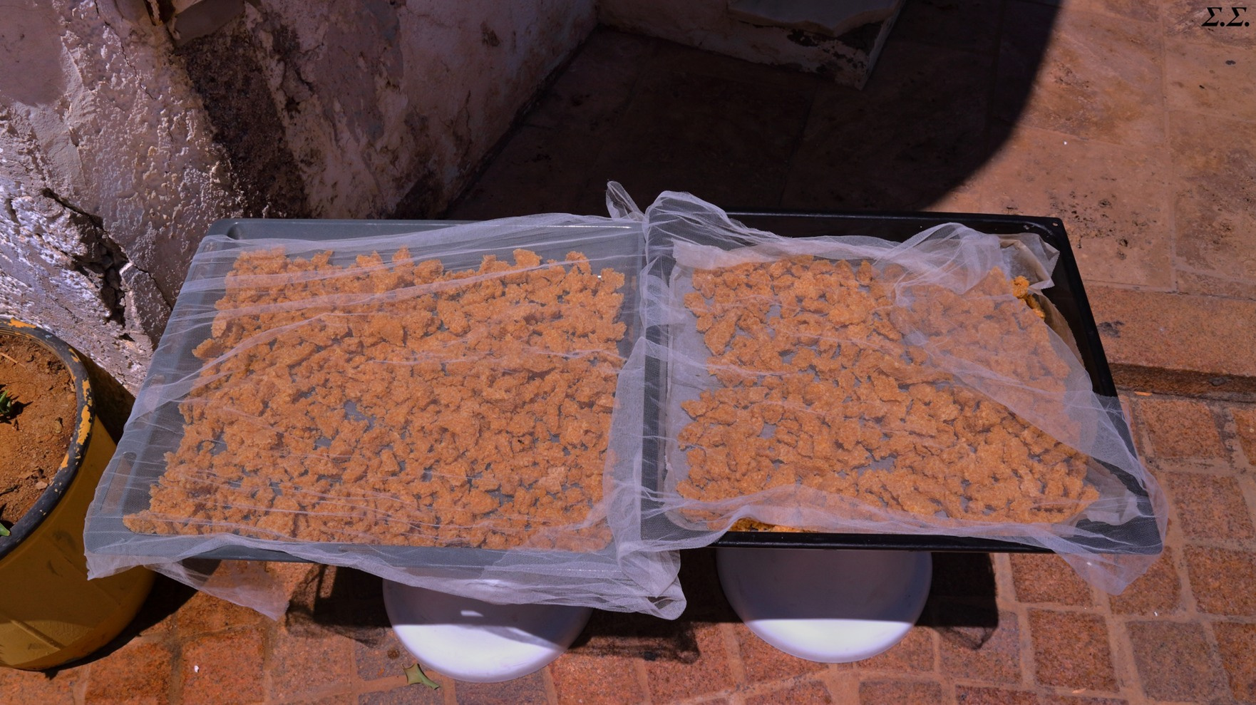 TRAXANAS - https://en.wikipedia.org/wiki/Tarhana - https://greekcitytimes.com/2022/08/05/traditional-trahana-recipe/ 