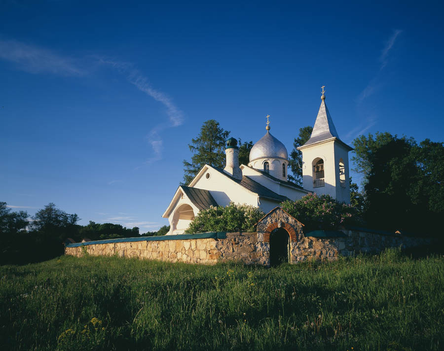 Деревенская церковь 