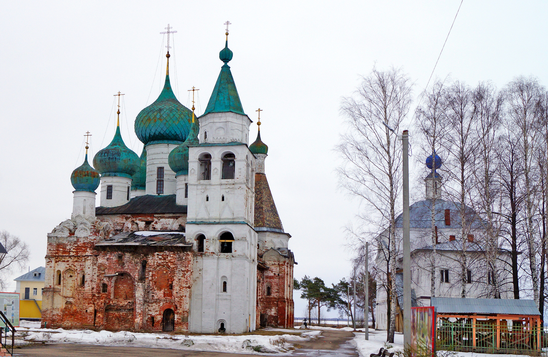 Авраамиев Богоявленский монастырь.Богоявленский собор (1553—1555).Ростов Великий. Авраамиев Богоявленский монастырь в ростове великом собор ростов великий золотое кольцо озеро Неро фотограф яковлев лев николаевич