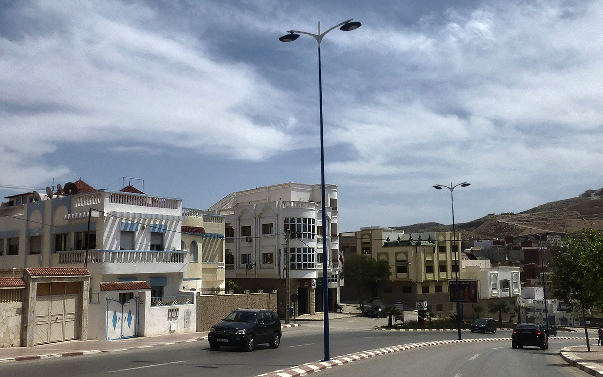 вниз из Хосеймы Марокко Morocco Эль Хосейма Al Hoceima хороши тени