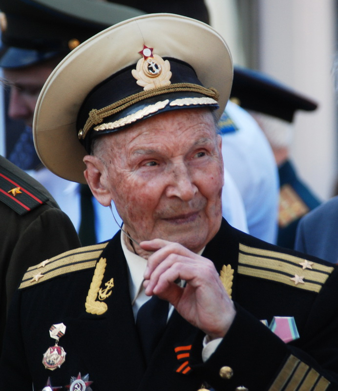 ...С того дня прошло 64 года День Победы, ветераны